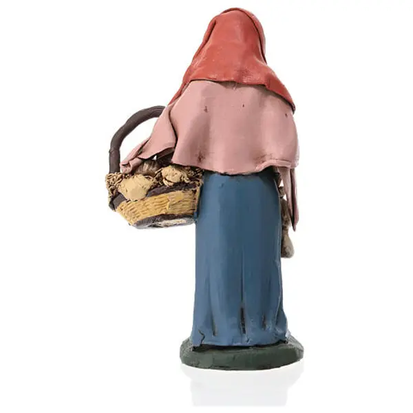 Santon crèche de Noël femme avec fromage terre cuite