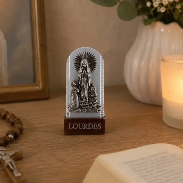 Cadre religieux Apparition de Lourdes en métal argenté 3 x 7 cm
