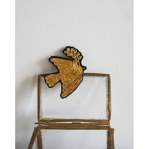 Broche brodée Colombe au rameau