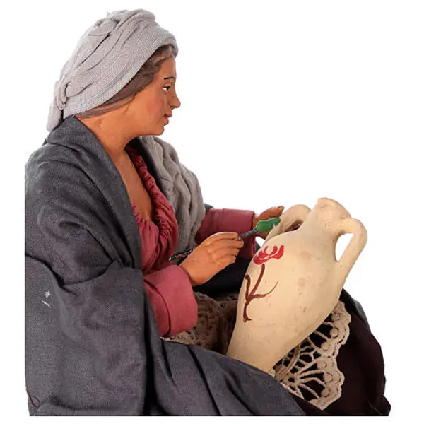Femme décorant une jarre crèche napolitaine 30 cm