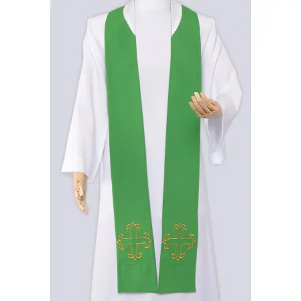 Chasuble verte avec broderie G11/z