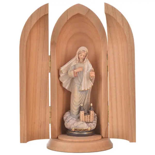 Statue Notre Dame de Medjugorje et église dans niche bois
