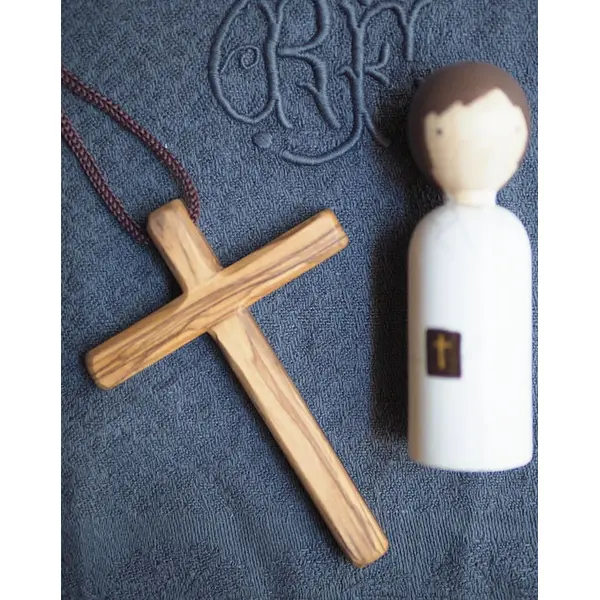 Croix d'aube en bois brut d'Olivier
