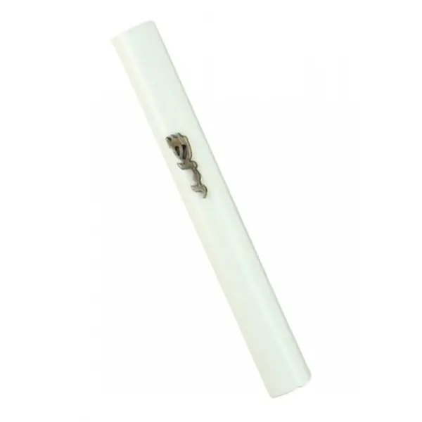 Mezouza arrondie en bois blanc, nom divin en étain argenté