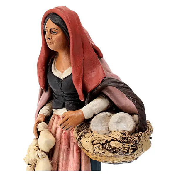 Santon crèche de Noël femme avec fromage terre cuite