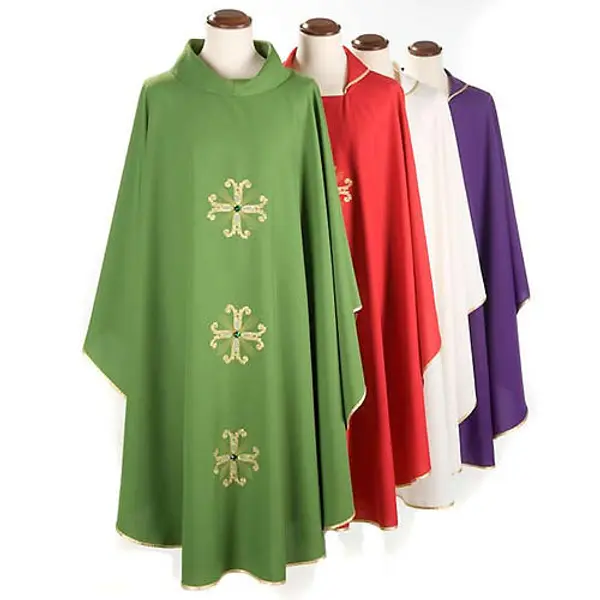 Chasuble liturgique 3 croix et perles verre