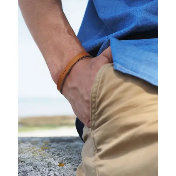 Bracelet Croix en cuir