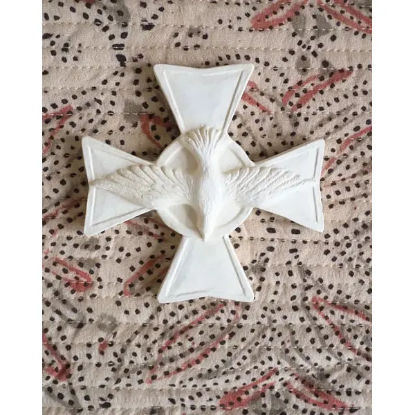 Croix et Colombe de l'Esprit Saint