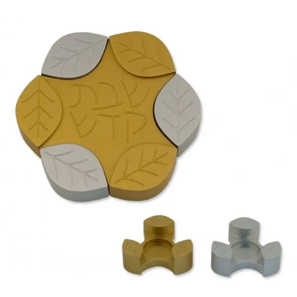 Bougeoirs de voyage en aluminium anodisé Avner Agayof, collection Leaf - Doré