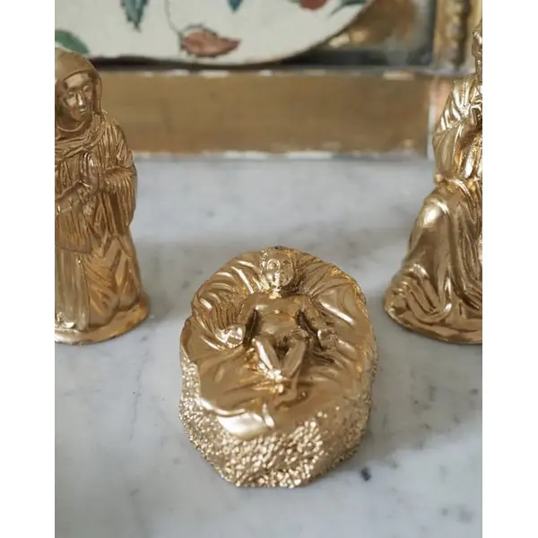 Coffret Crèche en cire dorée