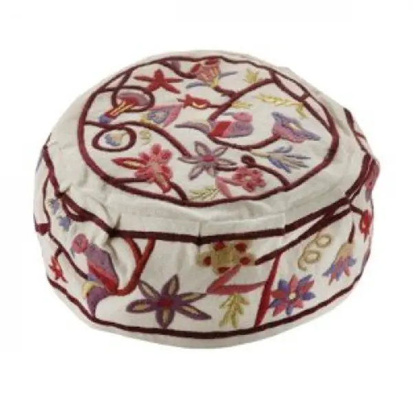 Chapeau boucharite brodé Yair Emanuel - Fleurs et oiseaux colorés sur fond crème