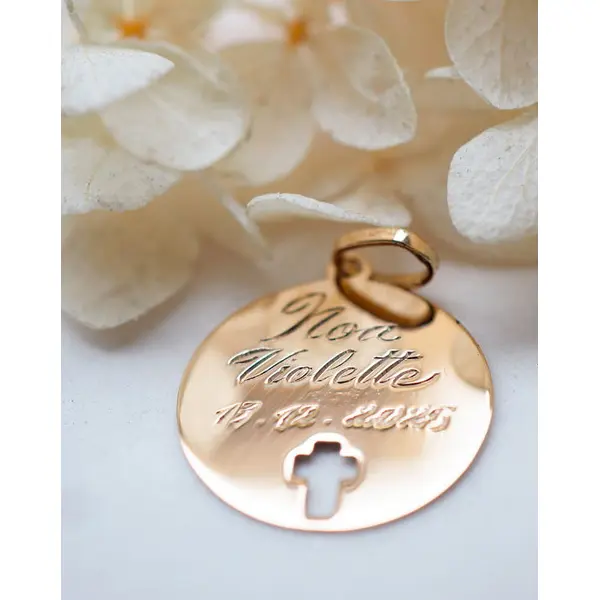 Médaille Croix Ajourée personnalisable | Or 18 carats